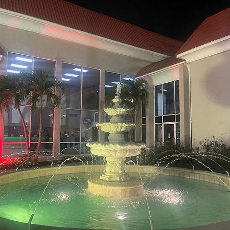 Quality Inn & Suites Conference Center New Port Richey Esterno foto