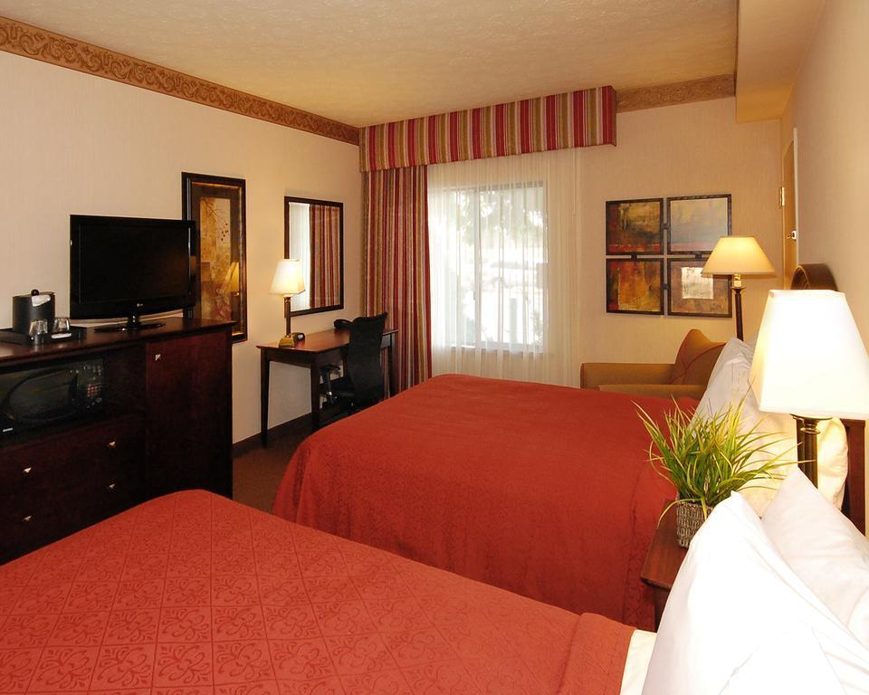 Quality Inn & Suites Conference Center New Port Richey Esterno foto