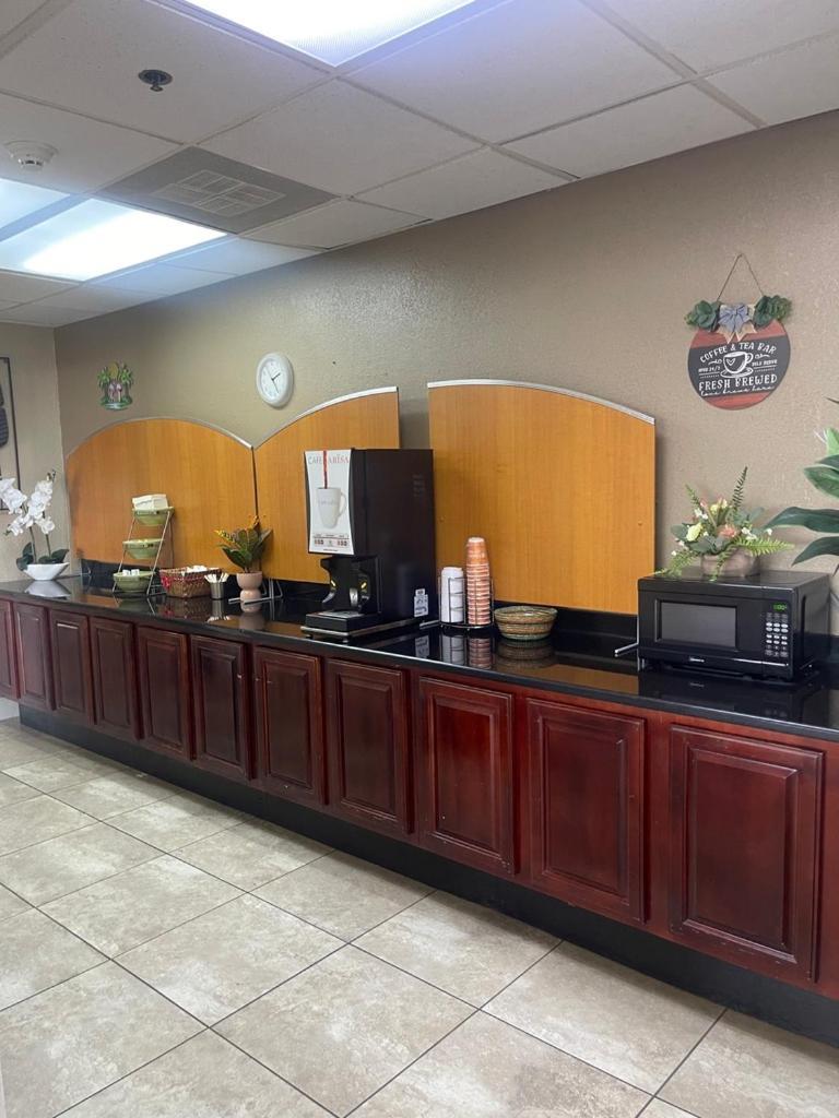 Quality Inn & Suites Conference Center New Port Richey Esterno foto